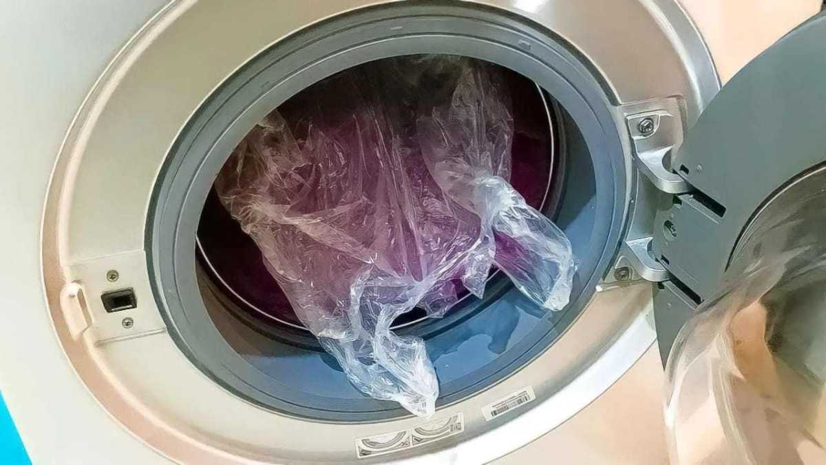 Unleash the Secret: What Happens to Your Laundry After 30 Minutes of Washing with a Plastic Bag