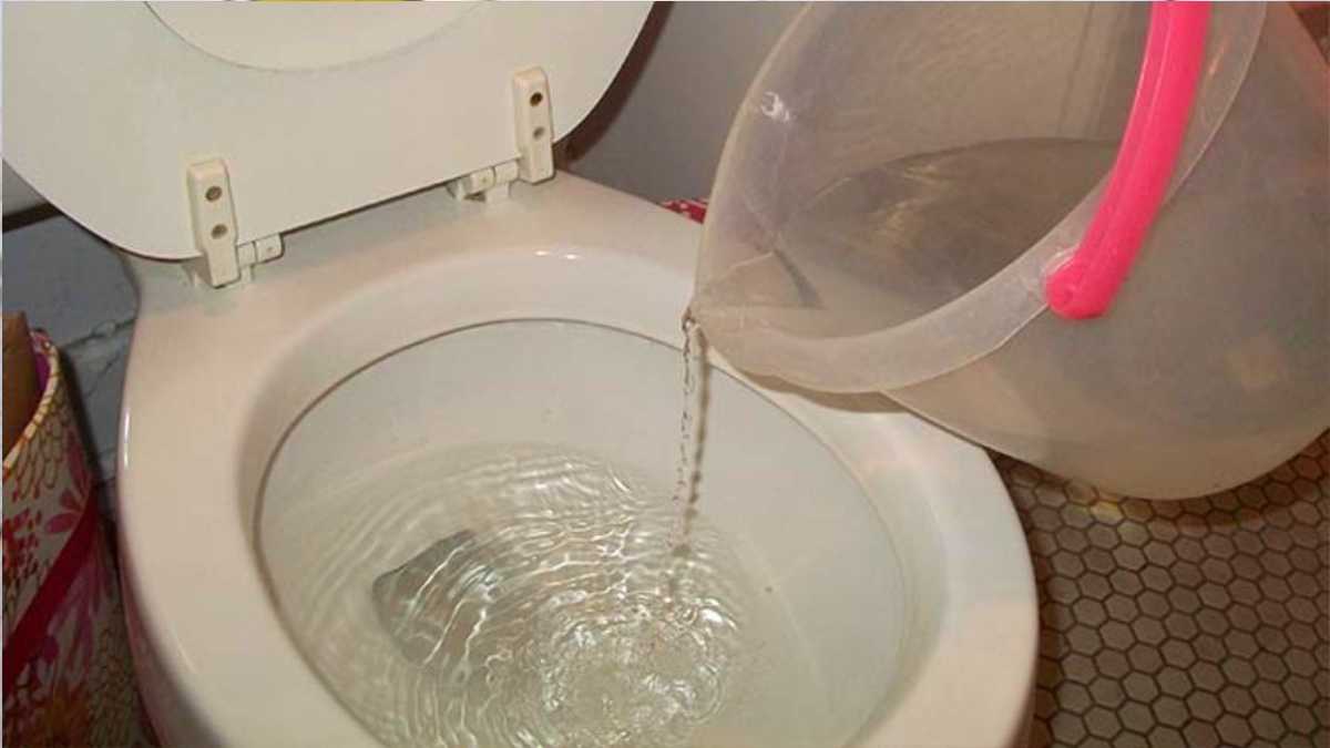 How to Unclog a Toilet Without a Plunger - Granny Tricks