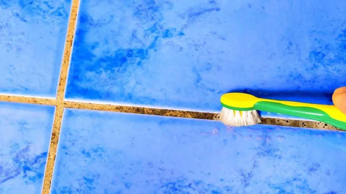 Bathroom Tile Grout Will Stay Clean For a Month With This Product