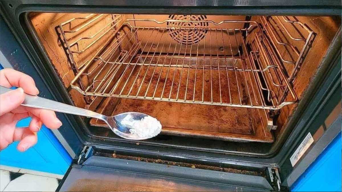 Genius no scrub hack will clean your oven while you sleep