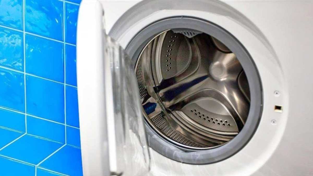 How to clean a washing machine (because, yes it needs it!)