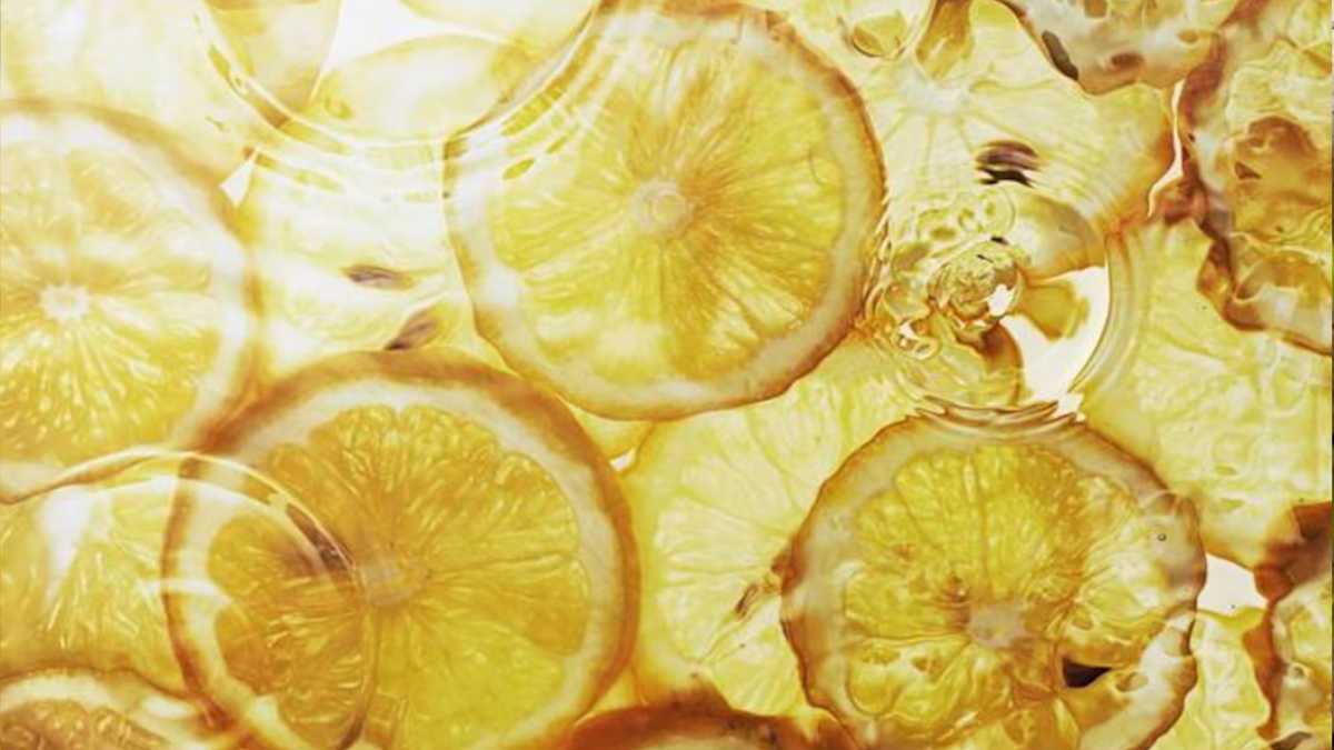 Benefits of Drinking Warm Lemon Water in the Morning