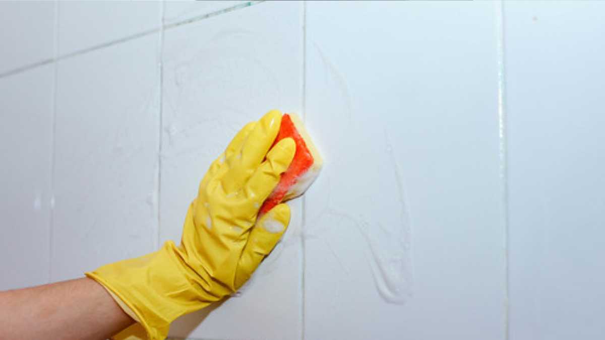 How to Clean Bathroom Tiles with Home Remedies