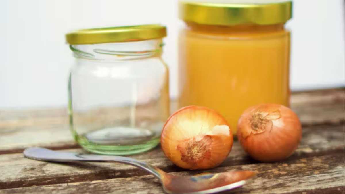 Make Cough Syrup Yourself: Onion Juice from Onion and Honey