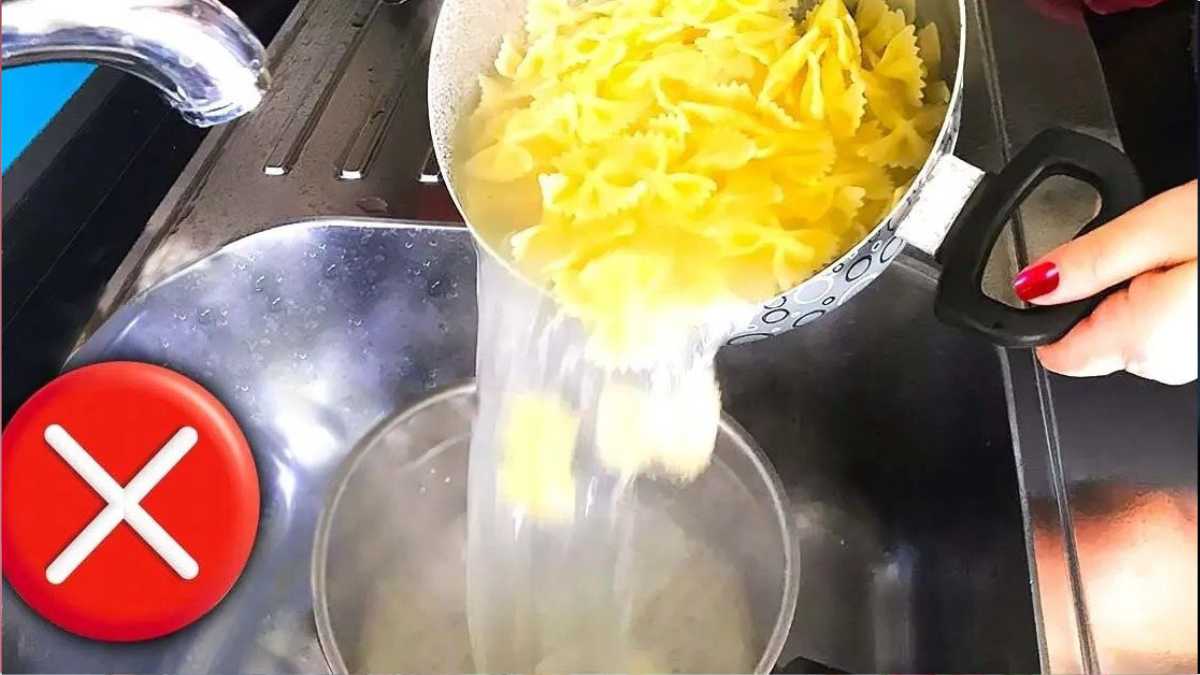 Pasta Water Is The Secret To Superior Sauce