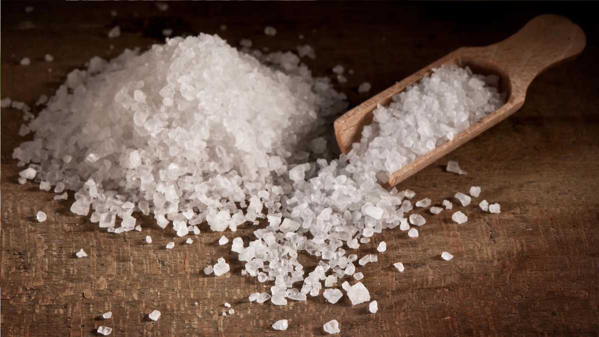 6 Ways to Use Salt As a Cleaning Agent