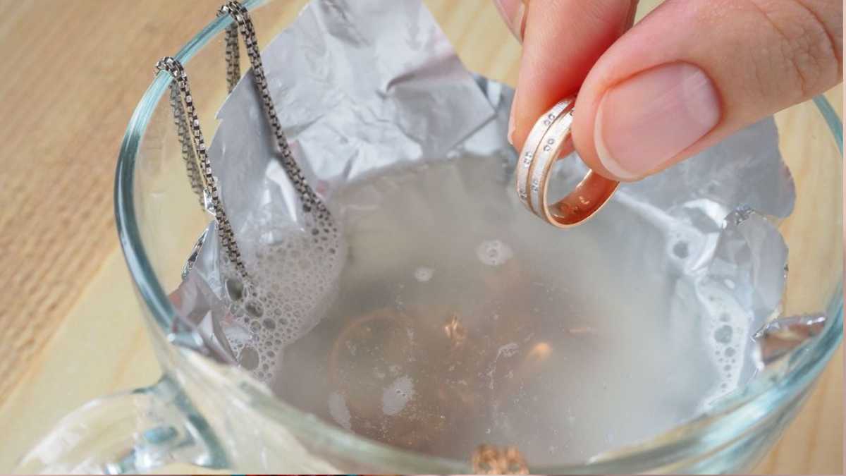 How To Clean Gold With Baking Soda | SUPER EASY!
