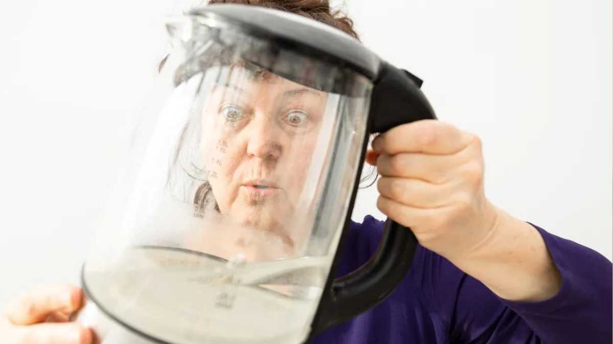 Residual water in the kettle: dump it or boil it?