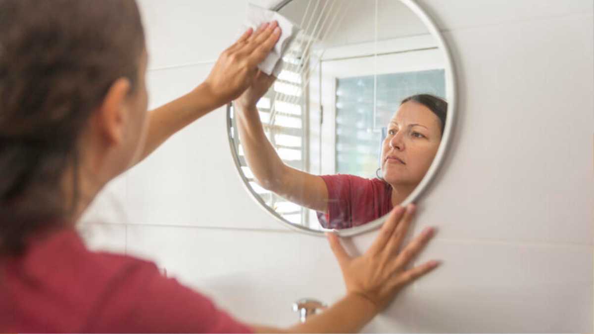 The Secret to a Streak-Free Mirror