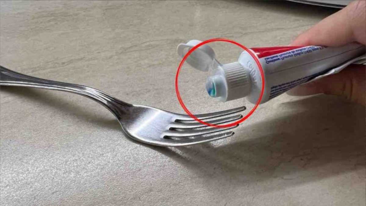 Apply Toothpaste on the Cutlery: Unexpected What Happens After a Few Minutes