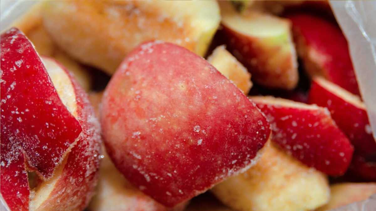 How to Freeze Apples (the EASIEST method)