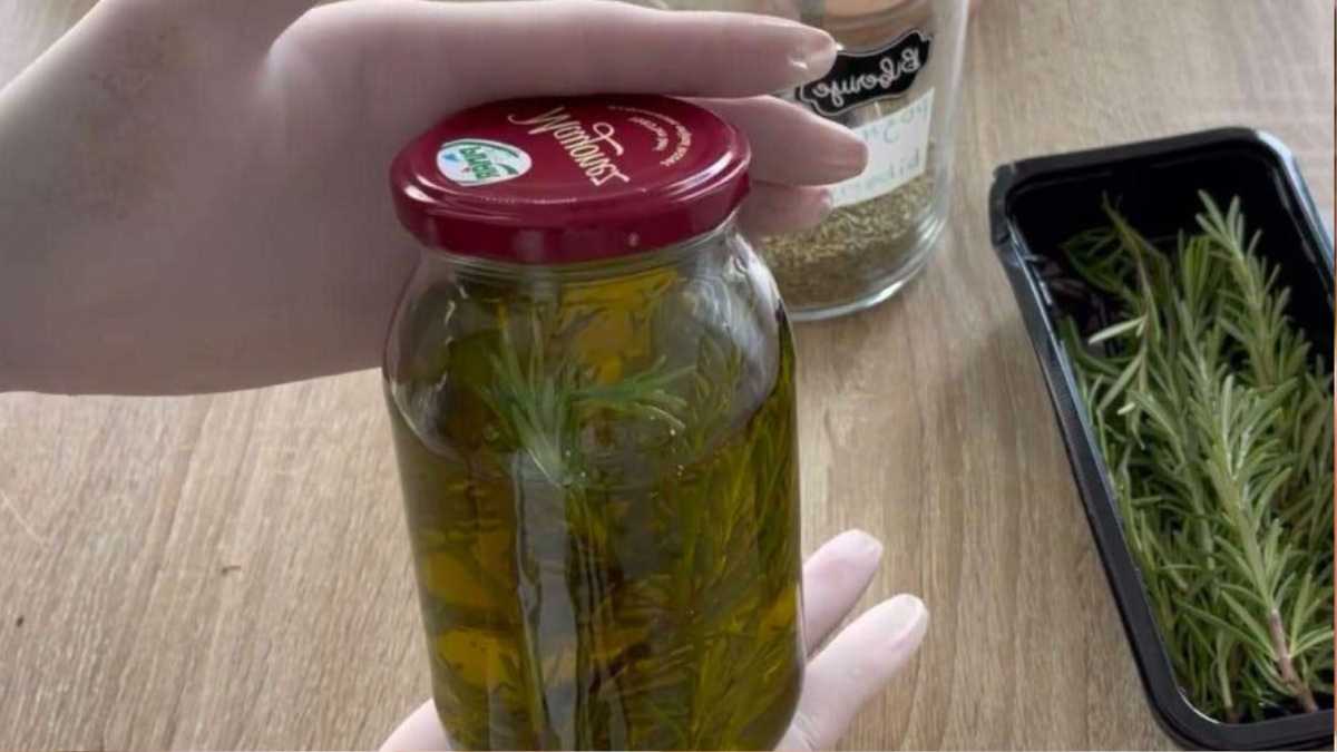 Put rosemary with oil in a jar - you should do this every night