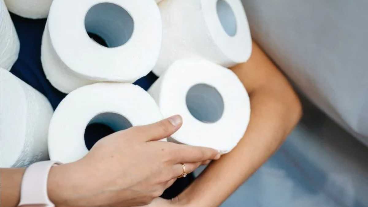 How to scent your bathroom with toilet paper