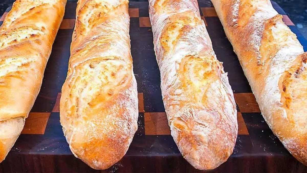 The Restaurant Trick for Defrosting Bread: Hot and Crispy Result in 5 Minutes