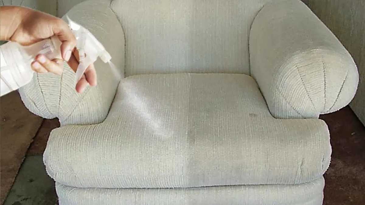 Is your sofa dirty and stained? Here's the trick to just clean it thoroughly