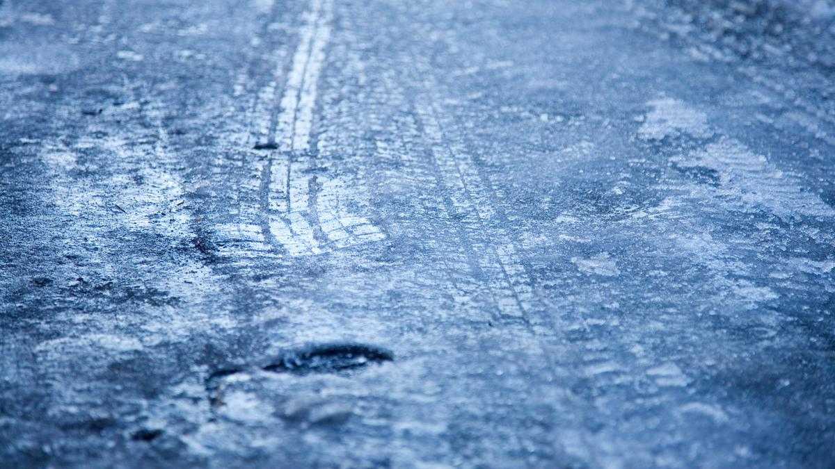 3 Essential Tips for Safe Driving on Snow and Ice!