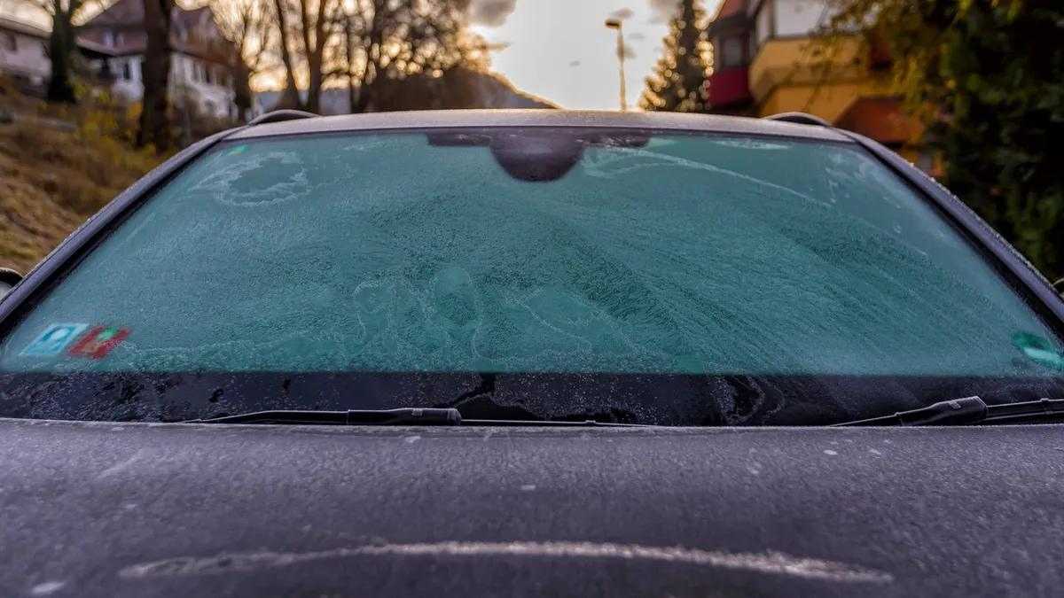 How to Get Ice off Windshield Without Scraper