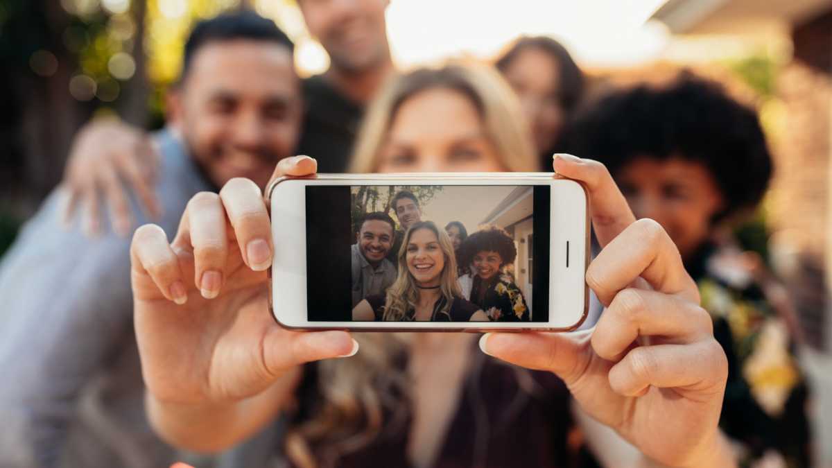 Top 3 Selfie Tips: How To Take The Perfect Selfie