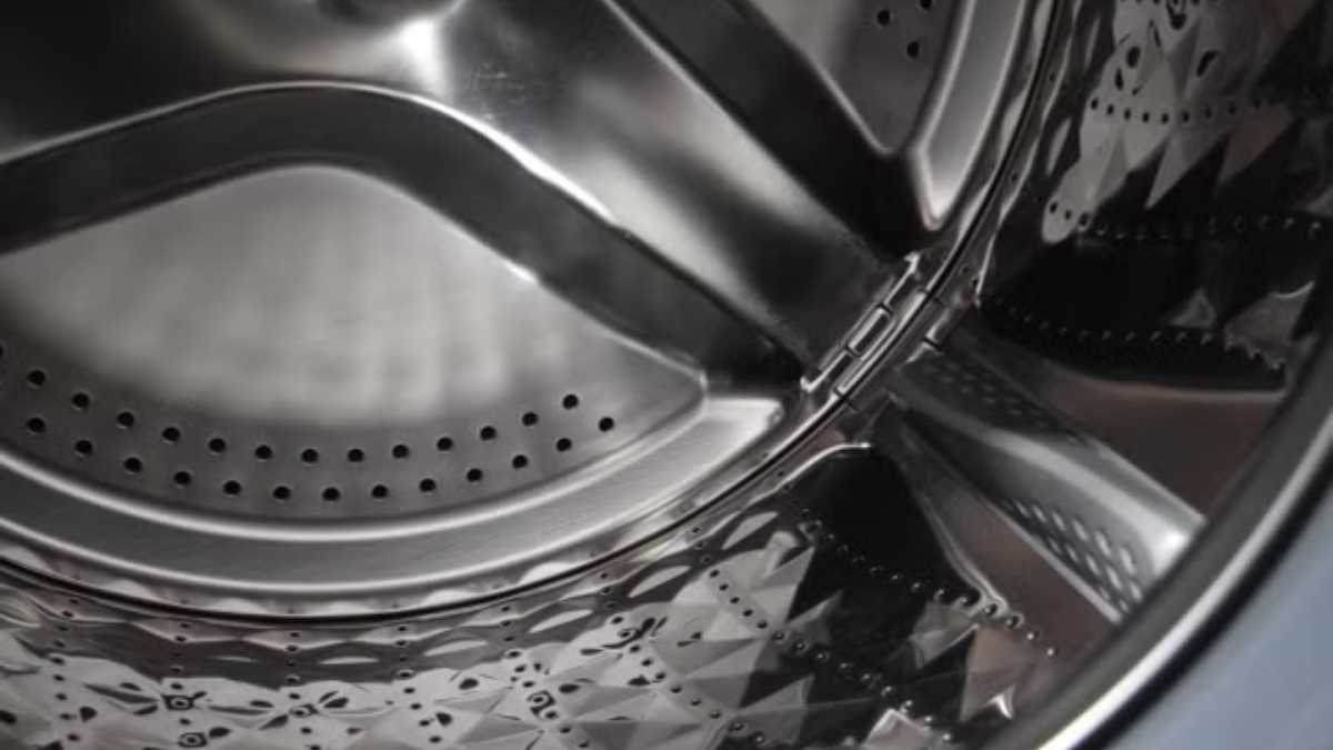 How to clean the rubber seal on your washing machine