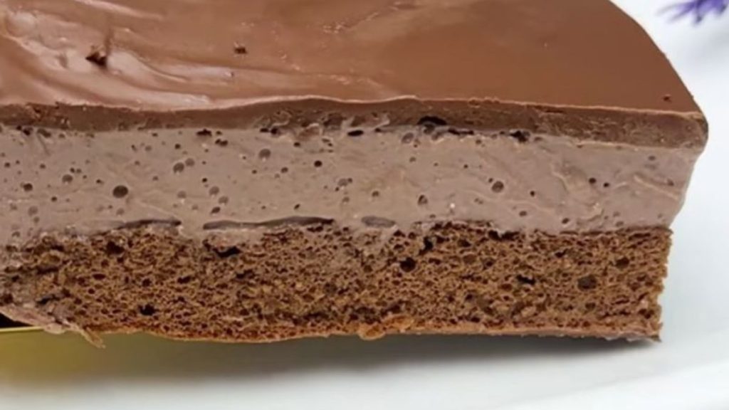 Low-Calorie Chocolate Dream Cake