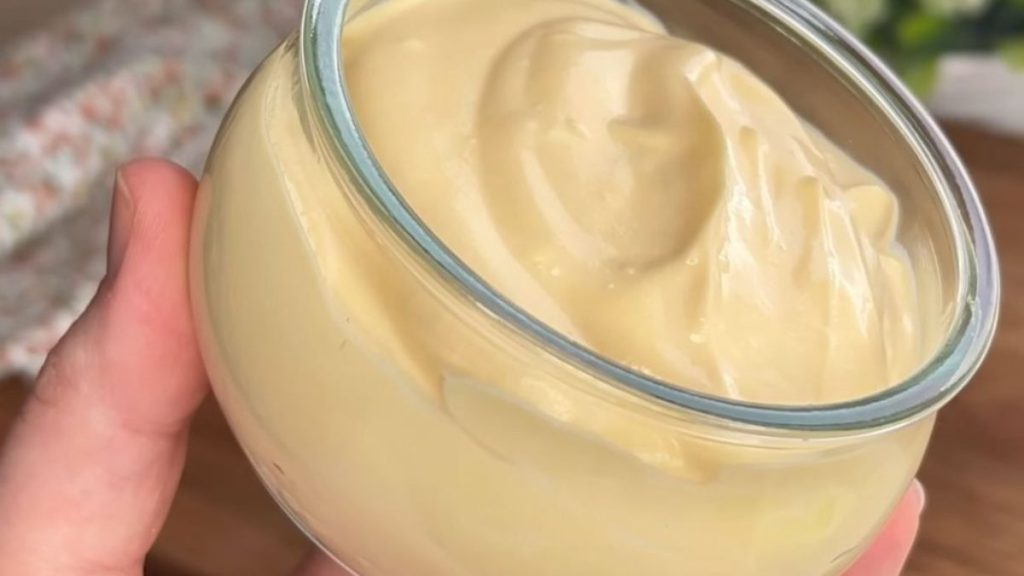 Oil-Free Greek Yogurt Mayo