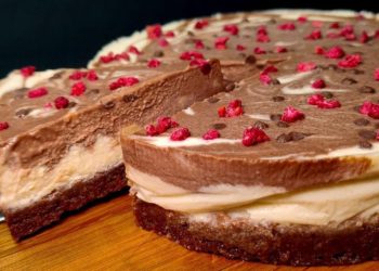 Protein-Packed Vegan Ice Cream Cake: Healthy No-Bake Dessert