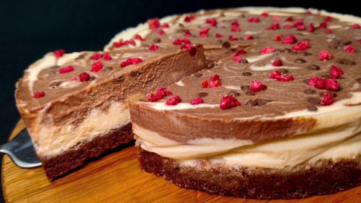 Protein-Packed Vegan Ice Cream Cake: Healthy No-Bake Dessert