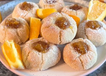 Almond and orange cookies