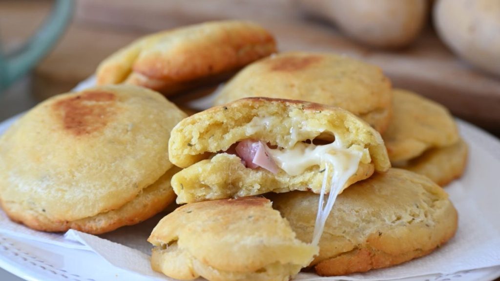 Cheesy Ham and Potato Fritters