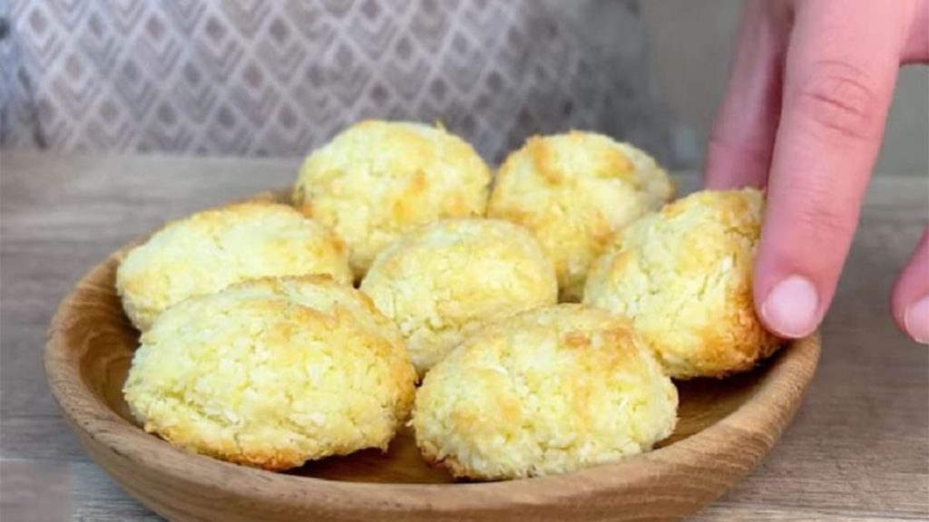 Low-Carb Coconut Cookies