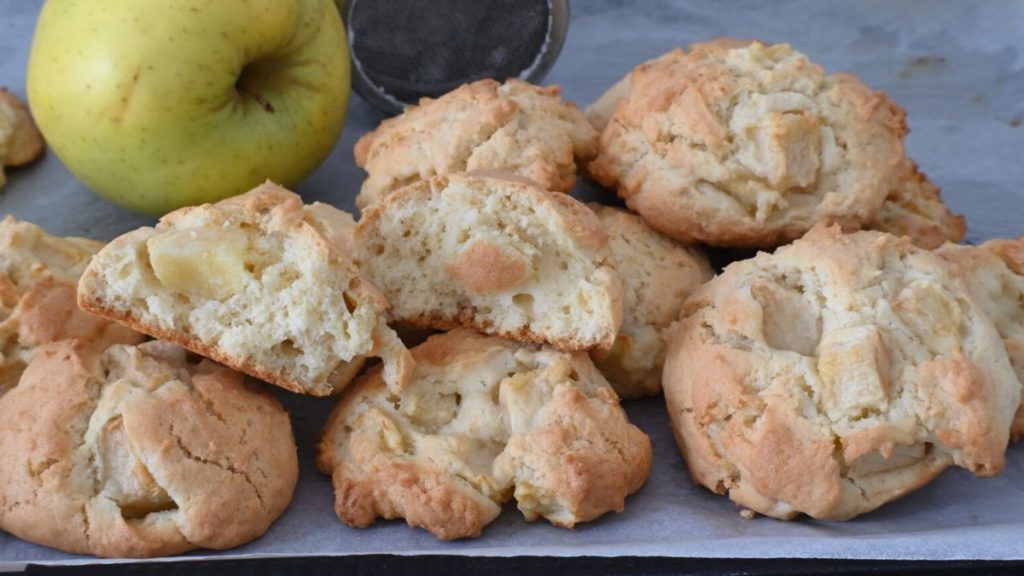 Old-Fashioned Apple Cookies