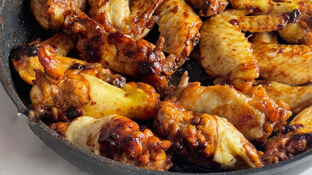 Pan spicy chicken wings