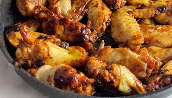 Pan spicy chicken wings