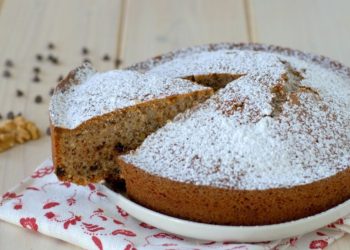 5 Minute Chocolate Walnut Cake