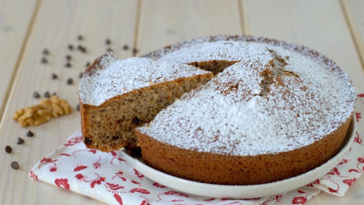 5 Minute Chocolate Walnut Cake