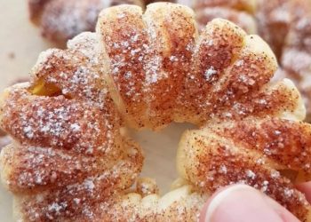 Apple and Puff Pastry Rings