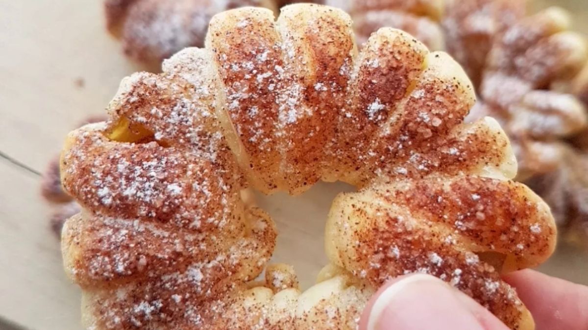 Apple and Puff Pastry Rings