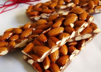 Crunchy Almond Brittle