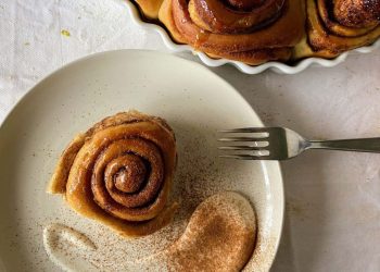 Soft & Gooey Cinnamon Rolls