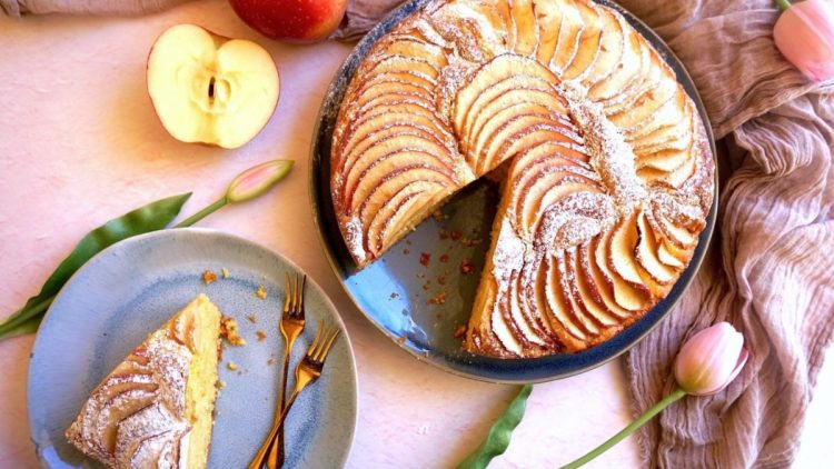 Tall and Fluffy Apple Cake